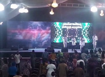 led screen for church